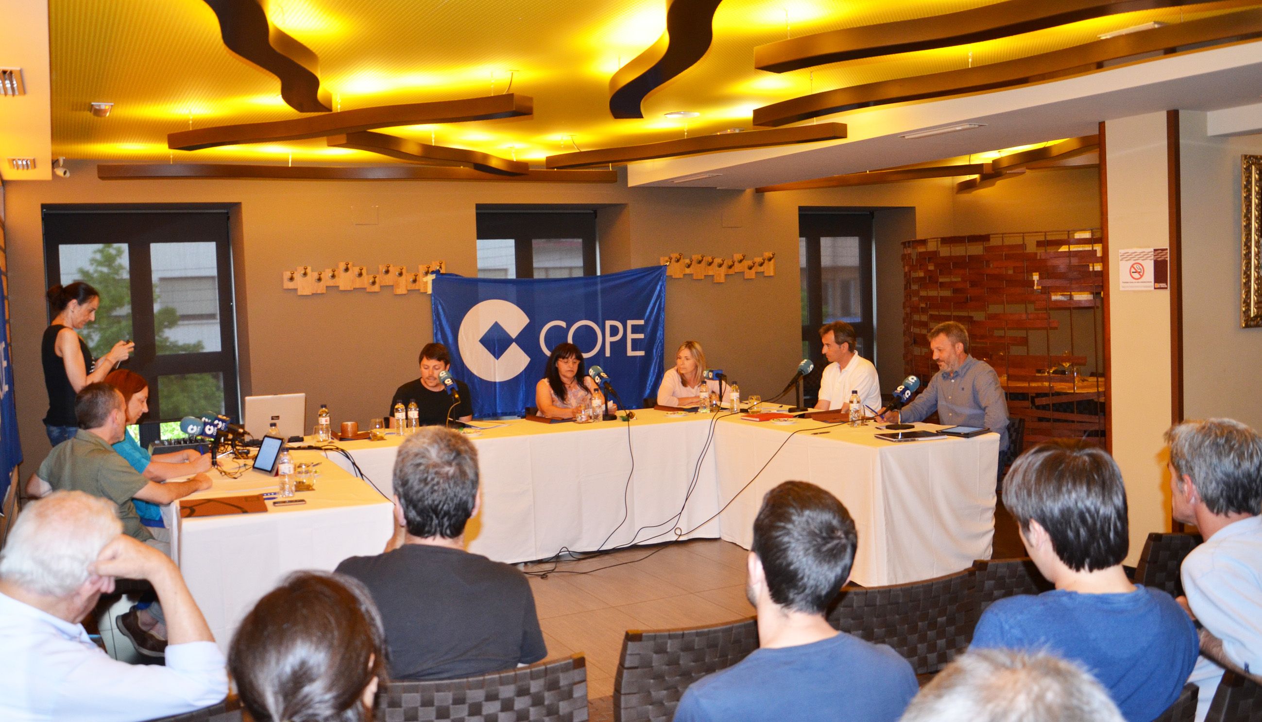 Cope Altoaragón reune en un debate a los cinco candidatos a la alcaldía de Binéfar